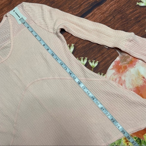 ABSOLUTELY Famous Waffle Knit Top Peach Large - Picture 7 of 8